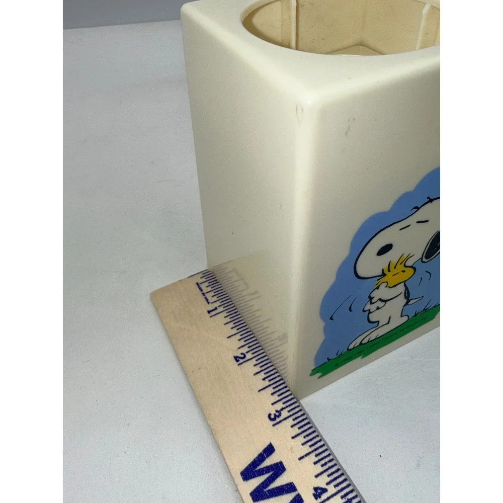 Peanuts Snoopy Woodstock Dixie Bathroom Cup Holder Plastic Pop-Up Dispenser